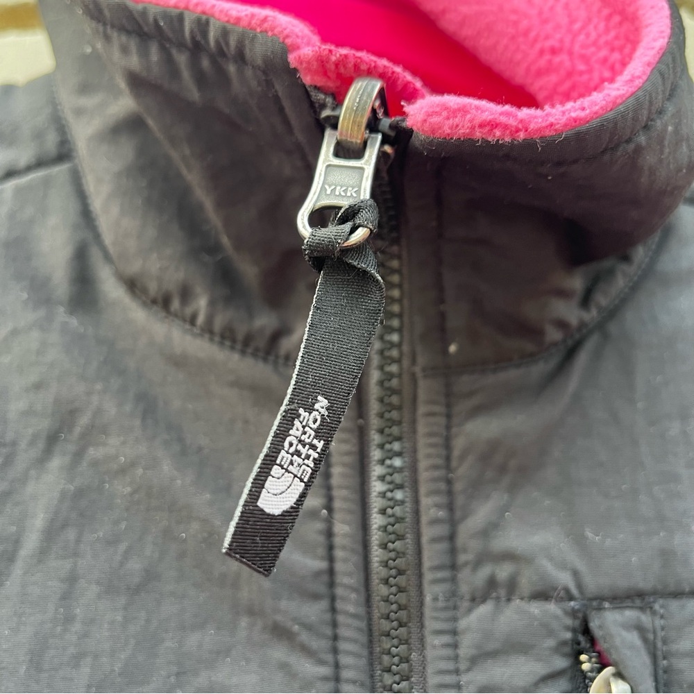 The North Face Fleece Zipper Jacket in Pink & Black - Size Small - Picture 2 of 7